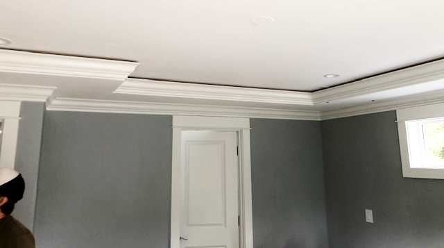 Light Accommodating Crown Moulding
