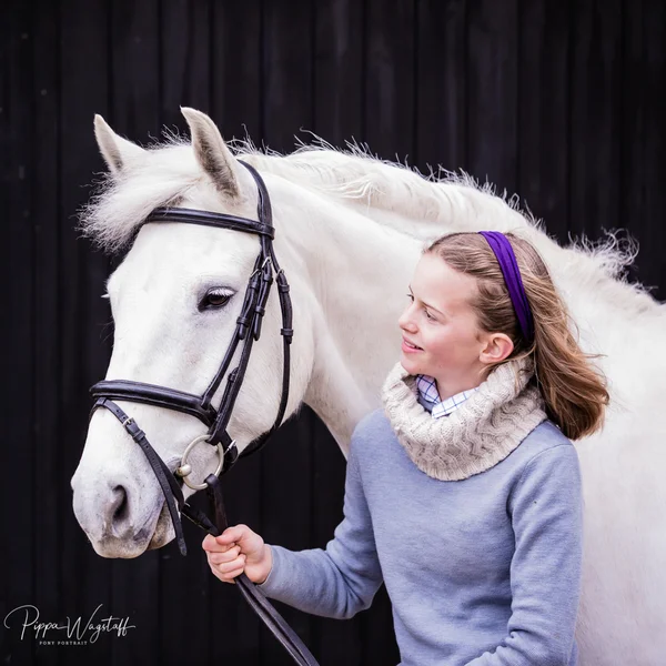 Sarah_and_Pippa_close_portrait1.jpg