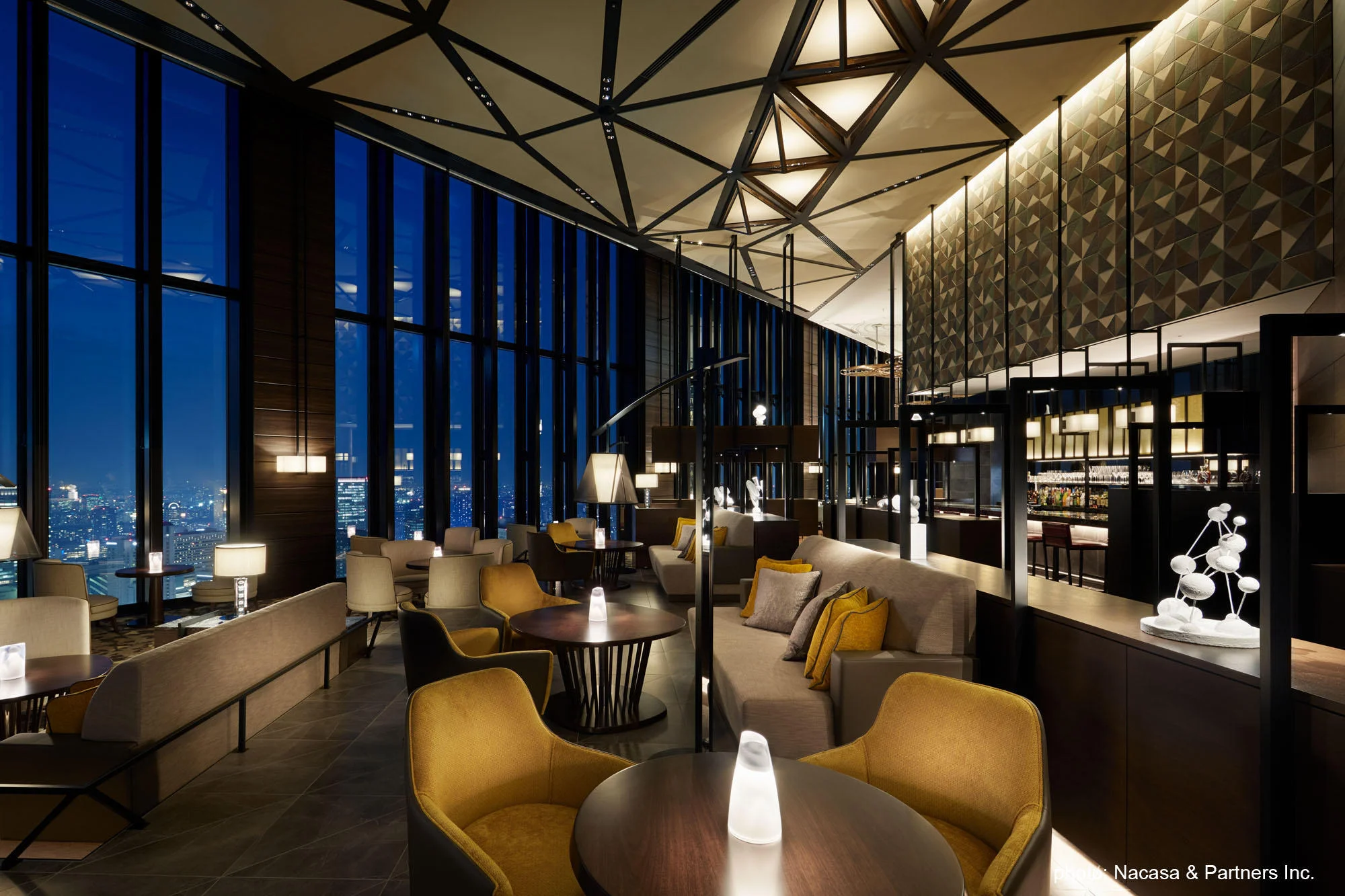 Contemporary chic style of Conrad Osaka Hotel