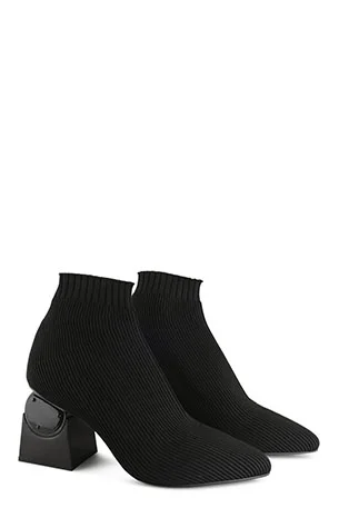 Kat Maconie_ANDREA_Black_2.jpg