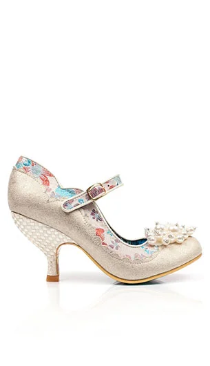 Shoesbury_white_2.jpg
