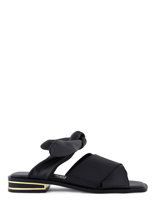 KAT MACONIE | ESTELLE