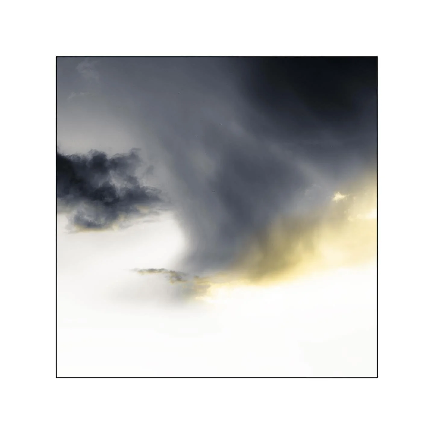 The light / Suddenly close  #AsusProArt #createwiththebest