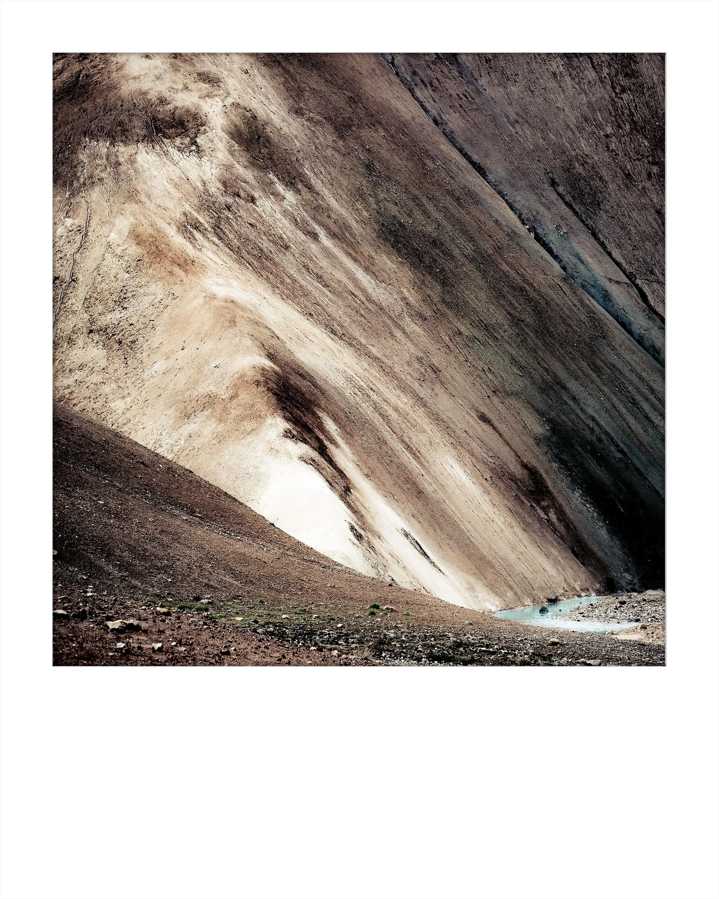 CR473 - Iceland
Print 40 x 40 cm
.
#iceland #landscape #earth