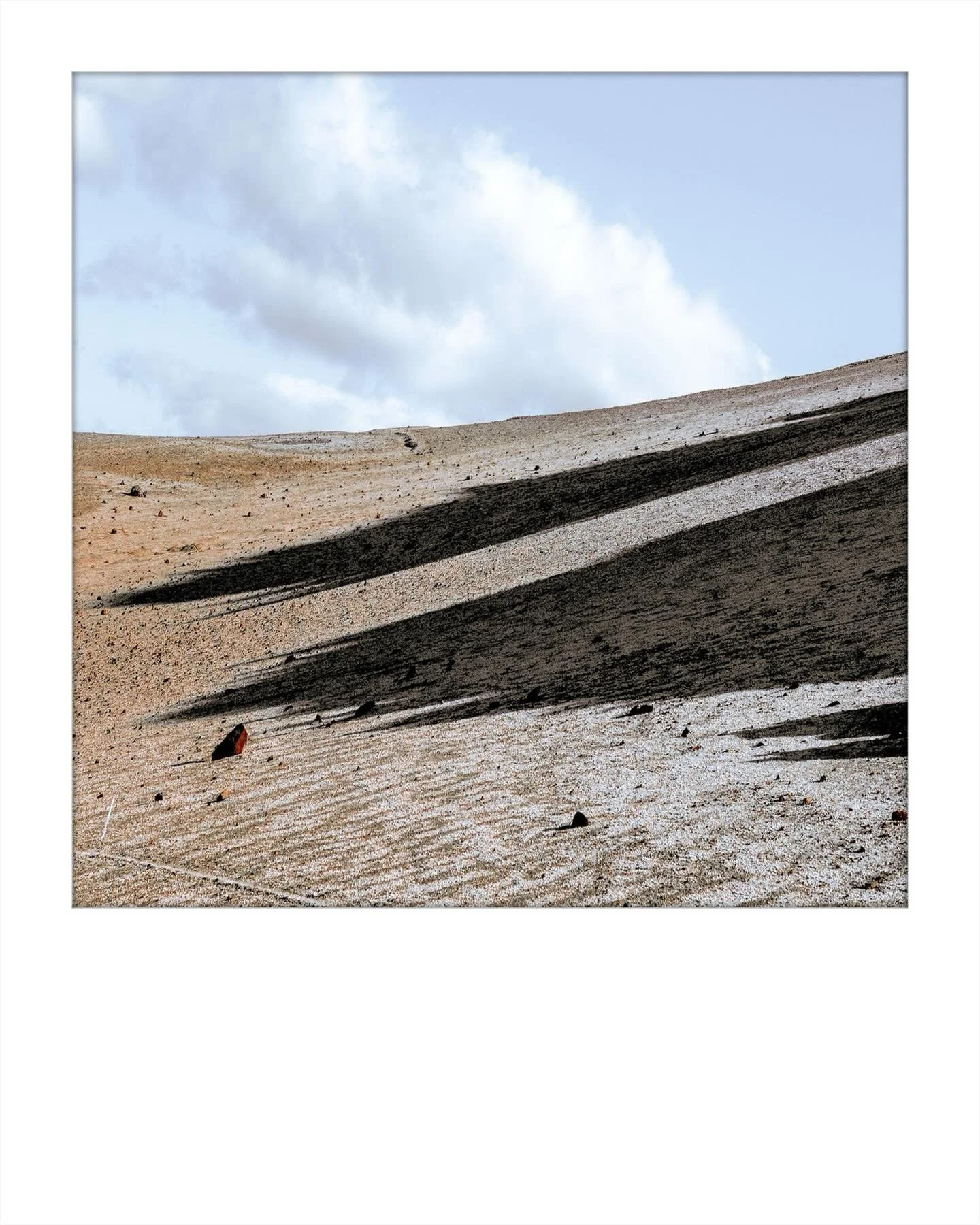 CR476 - Iceland 40 x 40 cm

#iceland #art #landscape #desert #photography