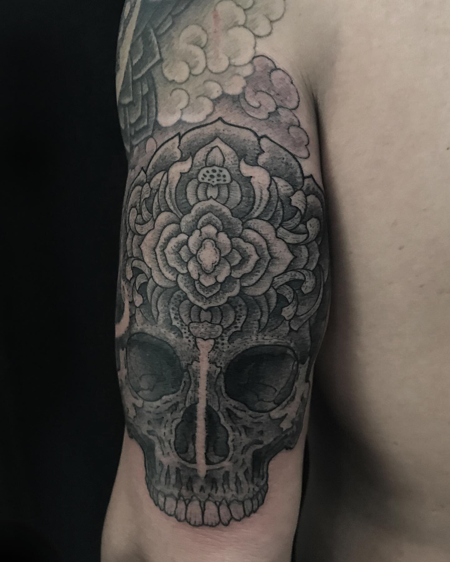 Availability in Dublin &bull; 
Guywaisman6667@gmail.com &bull;
#guywaisman #tattoo #dotwork #skull #mandala #pattern #blackandgrey #tattoodo #solidink #dublintattoos  #nyc #dublin 
#dublintattoo #dublincity #templebar #templebardublin #sacredgeometry