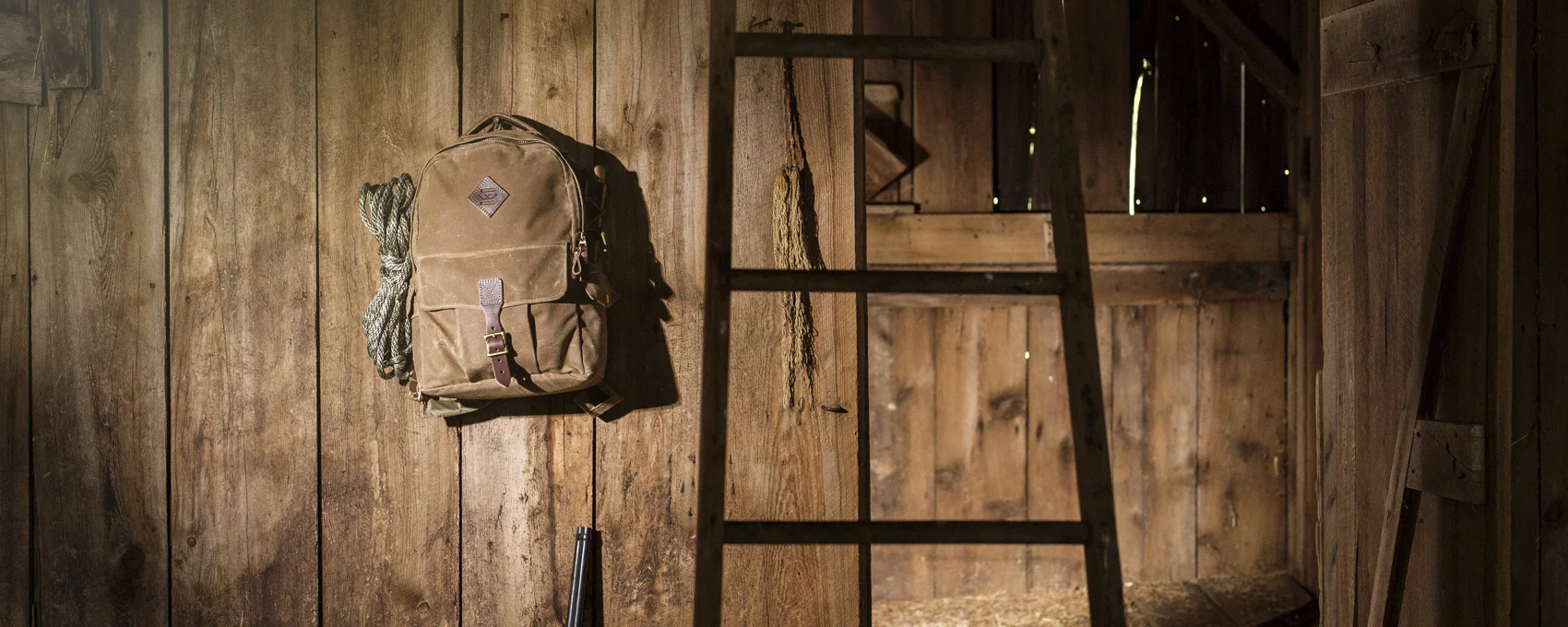 product-photography-hunter-backpack-barn.jpeg