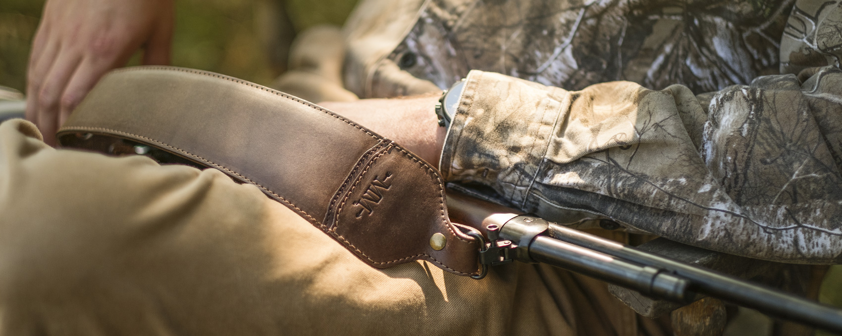 product-photography-hunter-rifle-sling.jpeg