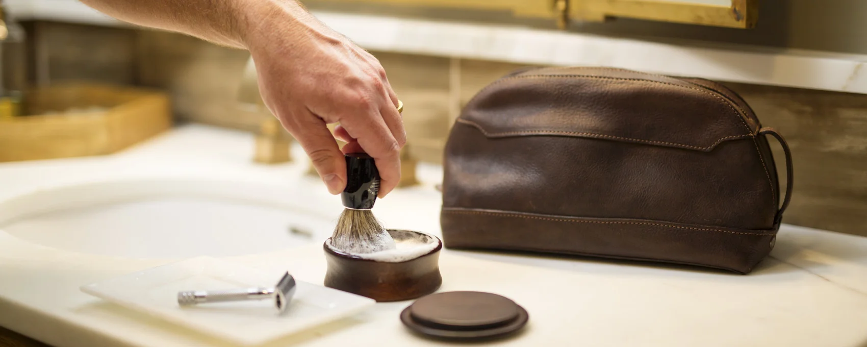 product-photography-leather-goods-dopp-kit.jpeg
