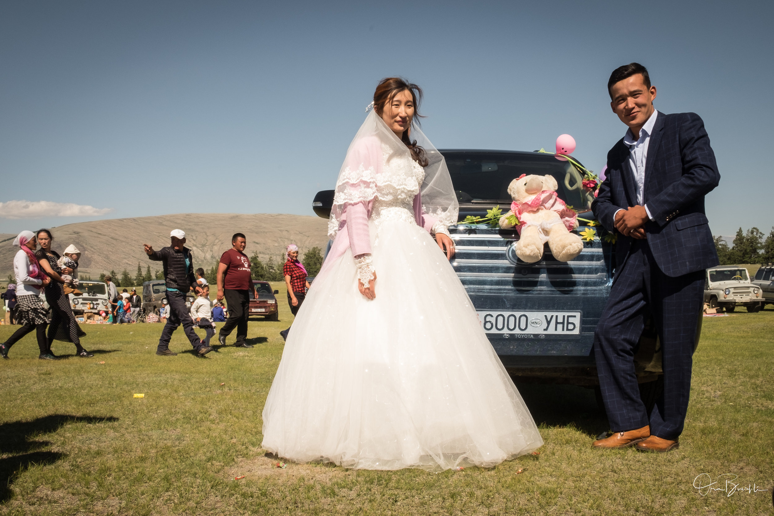 https://images.squarespace-cdn.com/content/v1/5a885edc49fc2b8e0712f3c0/1521462093561-VH4Y4R8VXJ404YGZB8DR/Mongolia+Wedding-0281.jpg