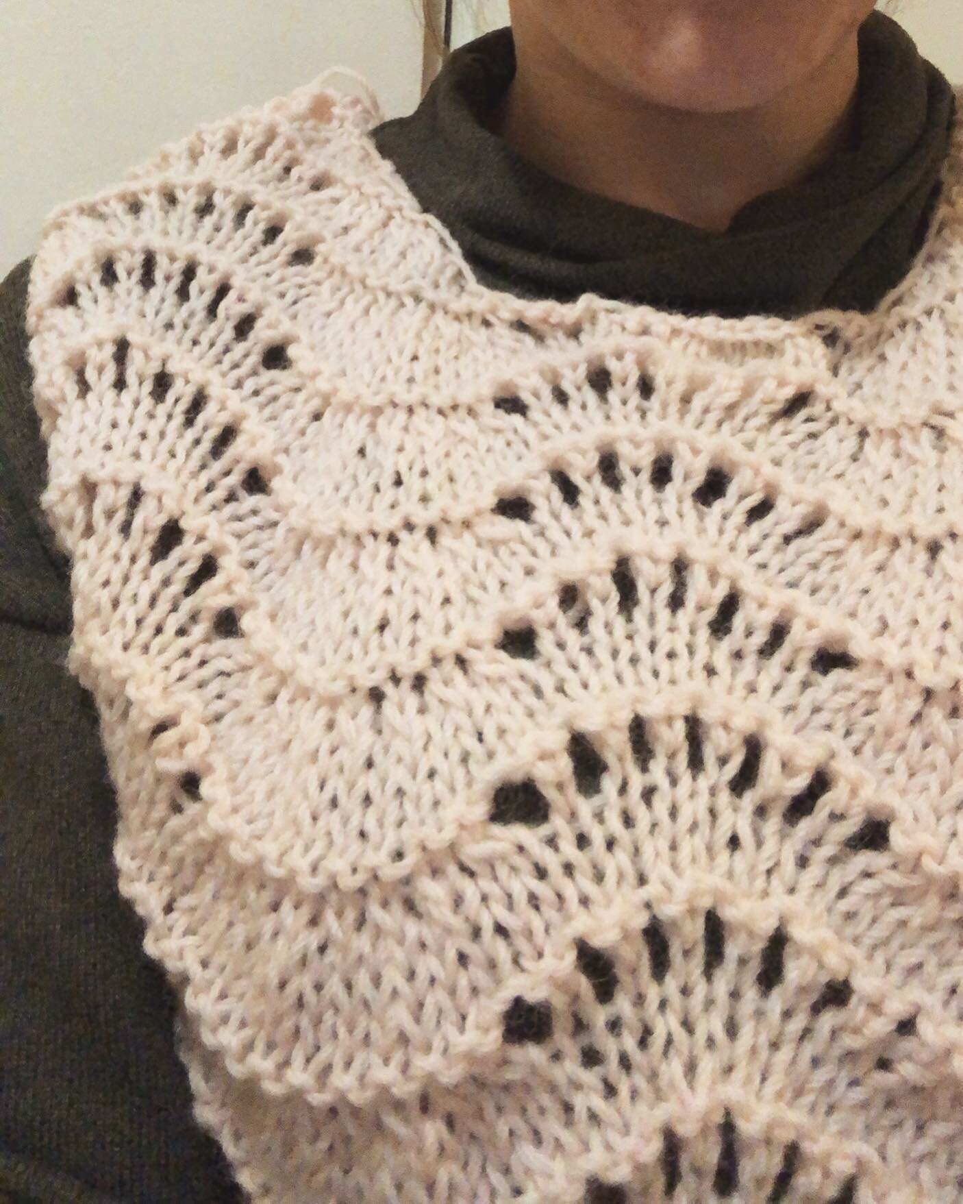My first knitted garment 🧶 
.
.
.
.
#knitting #knitbyme #oysterling #knittersofinstagram #knit #wool #pink #pastelaesthetic @berrocoyarn #berroco 
#seamstress #handmade #diyfashion #fashiondesigner #designer #diy #handmadefashion #sew #fashion #fash