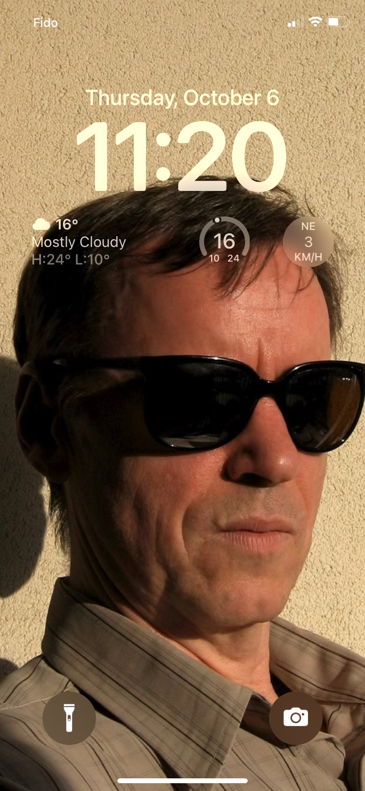 RJ's lock screen