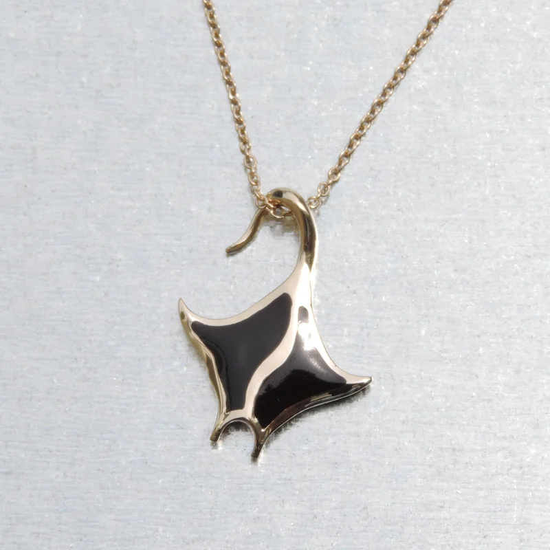 Manta Pendant 1.jpg