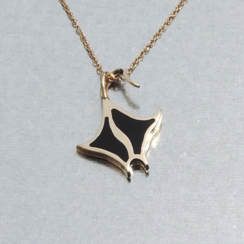 Manta Pendant 3.jpg