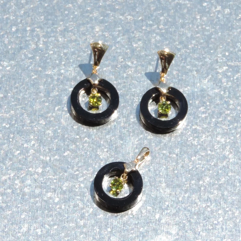 Saturnia Pendant 9.jpg