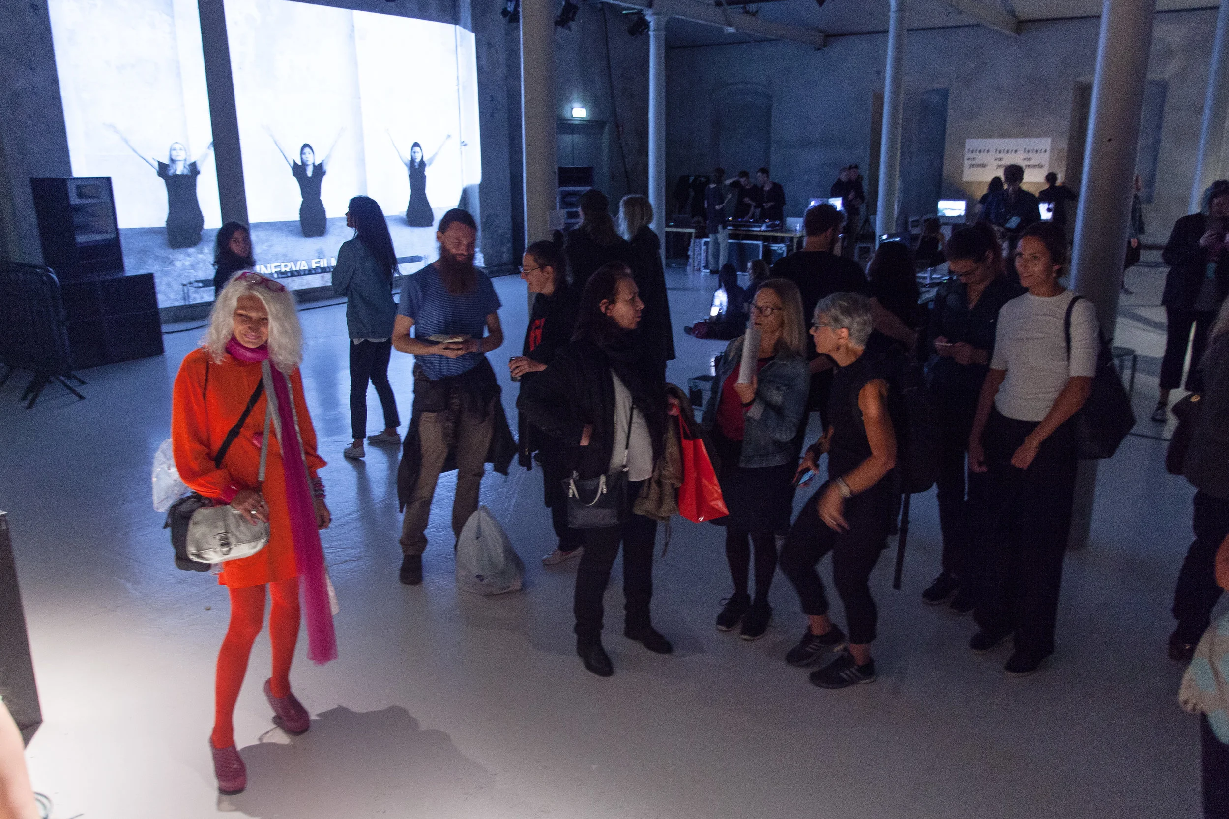 Guests and Minerva at Drone Dancing 2018 by Johannes Erb.jpg