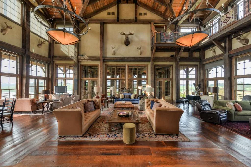 Great Room - Angle 1.jpg