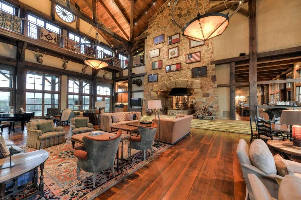 Great Room - Angle 2.jpg