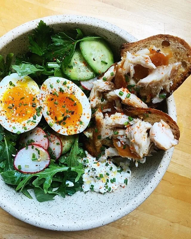 breakfast salads are the new move 😏😏
\\
I went to TJ&rsquo;s for the first time since quarantine started and I almost cried happy tears walking thru their doors 😭😭 the long lines outside have been deterring me, but I finally did it as a personal 