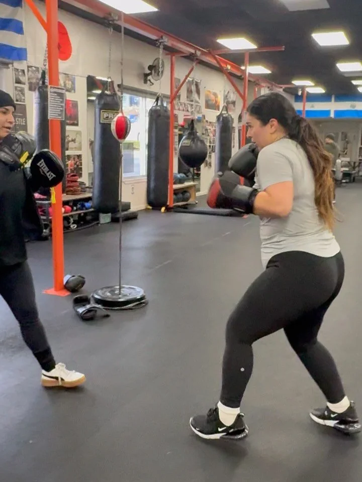 SHENANIGANS💰

I&rsquo;m so grateful for boxing in my life. I appreciate my dad for introducing me to the wonderful world of martial arts, and the amazing people I get to meet along my journey towards health + wellness ⚡️

Shoutout to Coach Susan @su