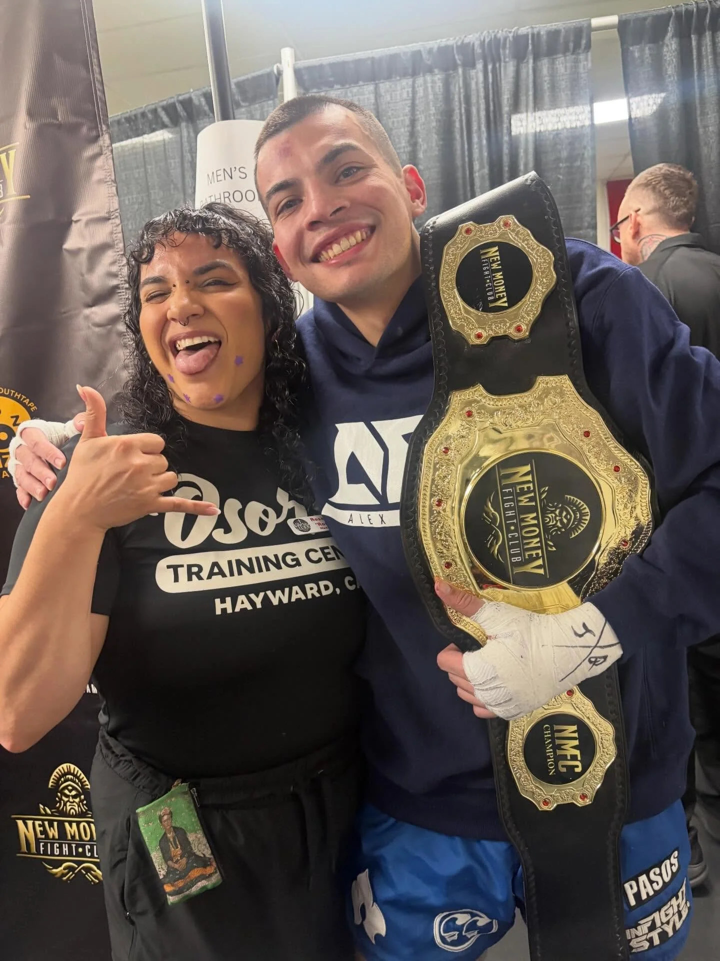 #VIBRASVIOLENTAS

Why are we like this? 😭🤪🥊🥊

Shoutout to @newmoneyfightclub for bringing the crowd to our home @osoriotrainingcenter in beautiful DT Hayward #HeartOfTheBay ❤️