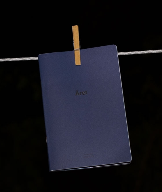 Published by Blankt Papir Press. Midnight blue cover, 250gr carton, offset printing and embossing. Paper 120gr silk, digital printing. 48 pages of Danish art photography. 100 copies only.