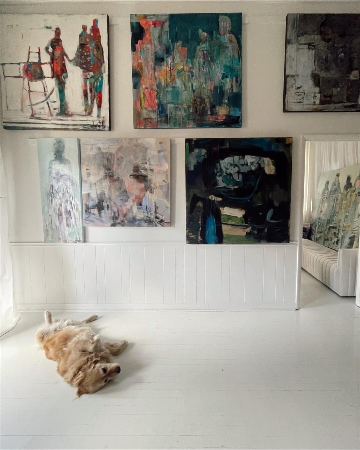 Happy Friday! We had a sweet studio visitor this week!✨🐶
.
.
.
#abstractartist #abstract_art #abstractexpressionism #abstractpainting #abstractart #contemporaryart #contemporarypainting #contemporaryartist #contemporary #abstract #art #artist #paint
