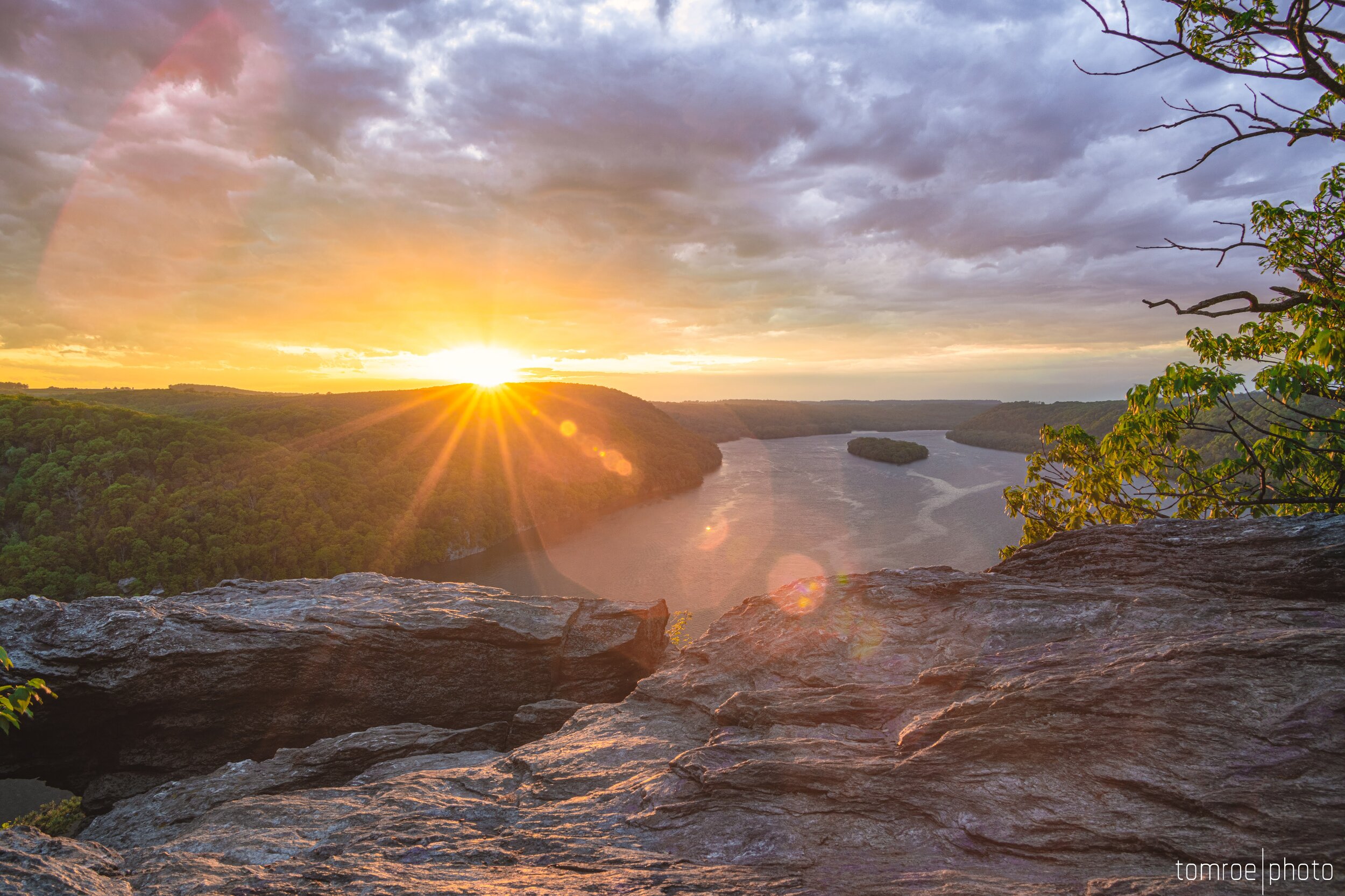 Pinnacle_Overlook_After_Strom_at_rocks.jpg