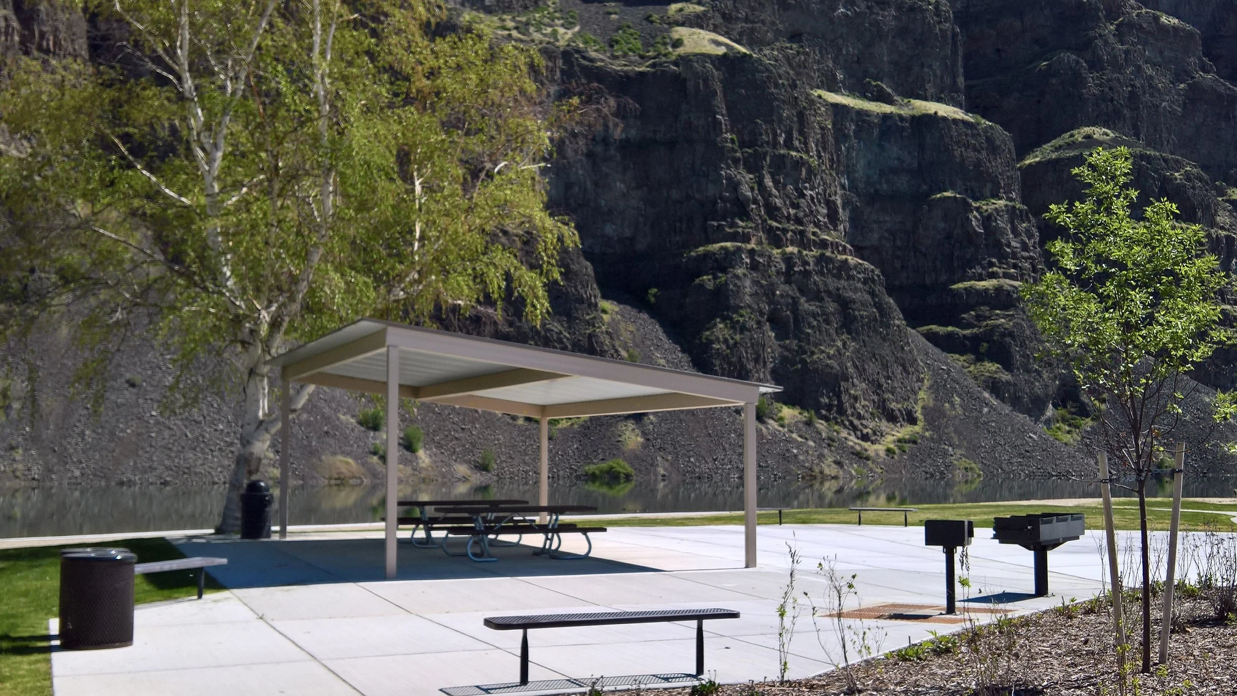 Riverbend Beach covered area