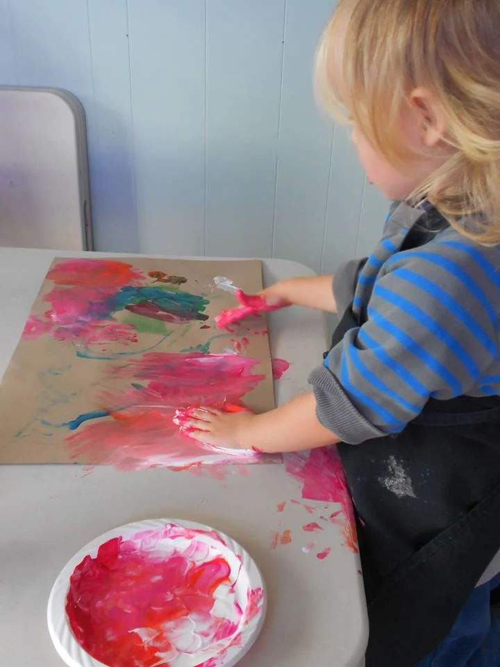 finger paining preschool.jpg