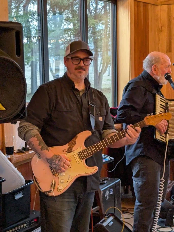Friday Night Acoustic Featuring - Roger Avery