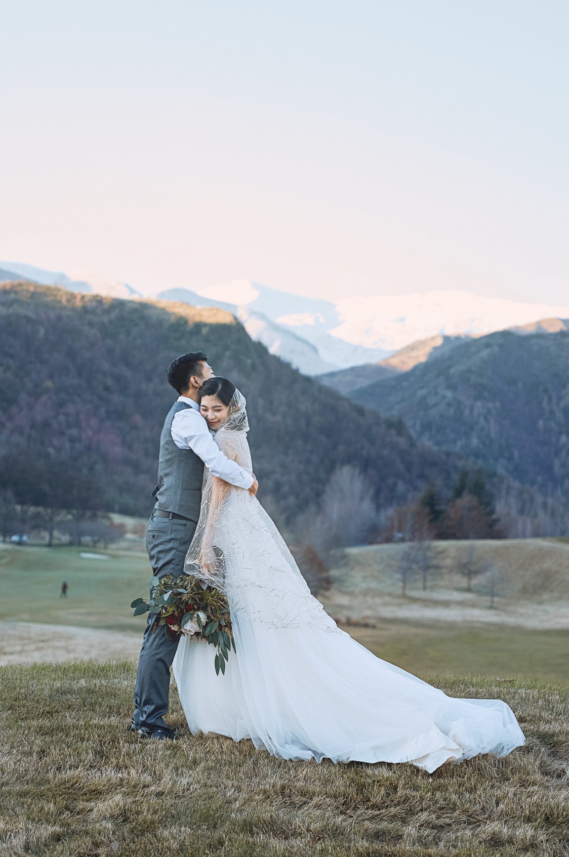 pre wedding elopement photographer Panda Bay Films queenstown cornet peak Bi-10.jpg