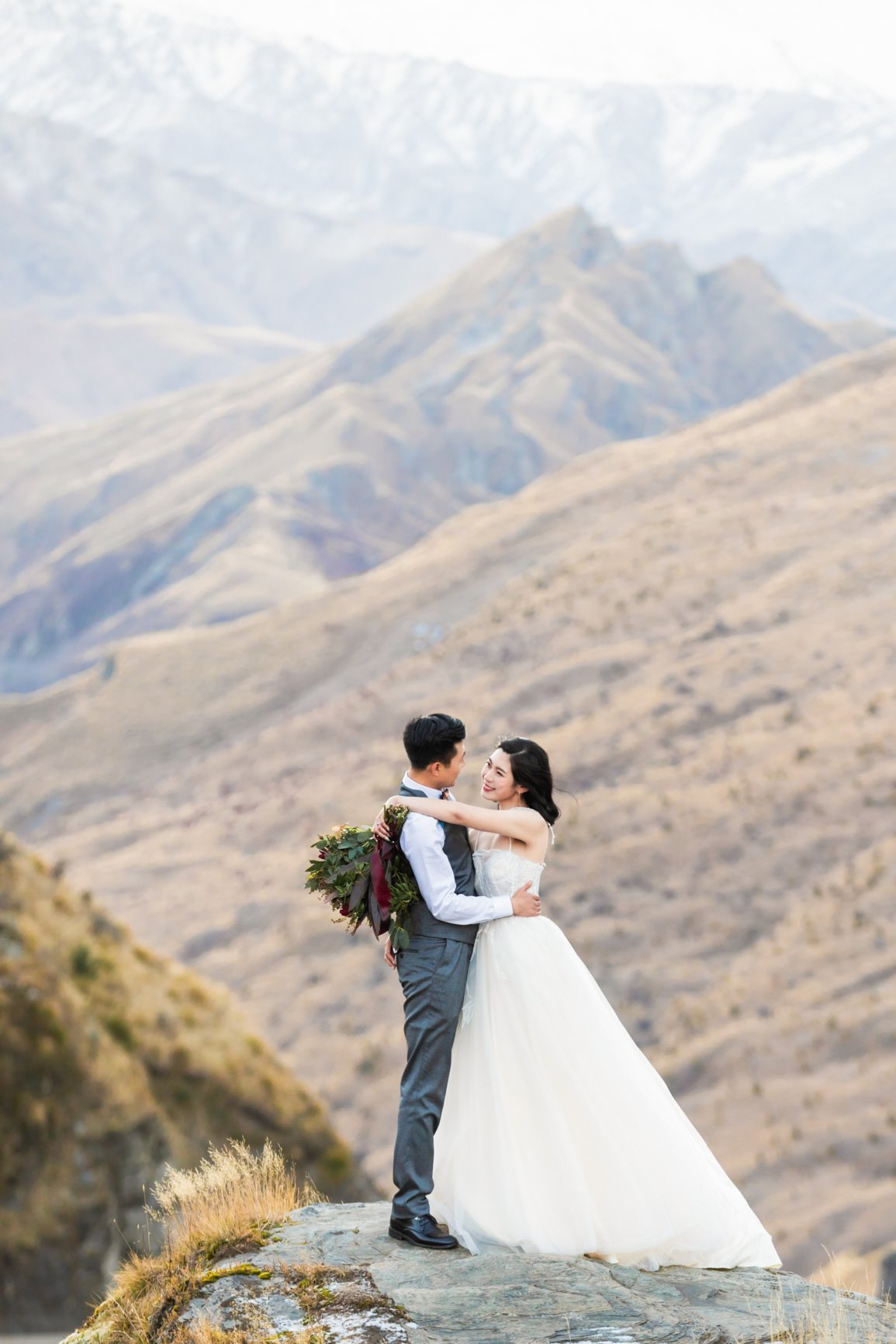 pre wedding elopement photographer Panda Bay Films queenstown cornet peak Bi-14.jpg