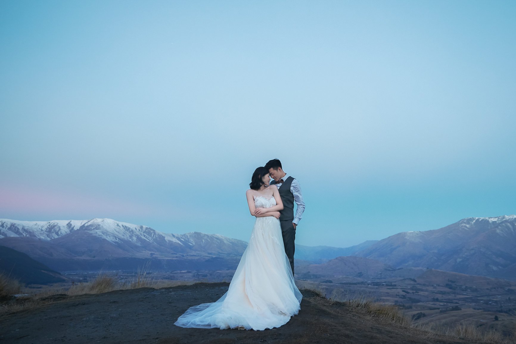 pre wedding elopement photographer Panda Bay Films queenstown cornet peak Bi-17.jpg
