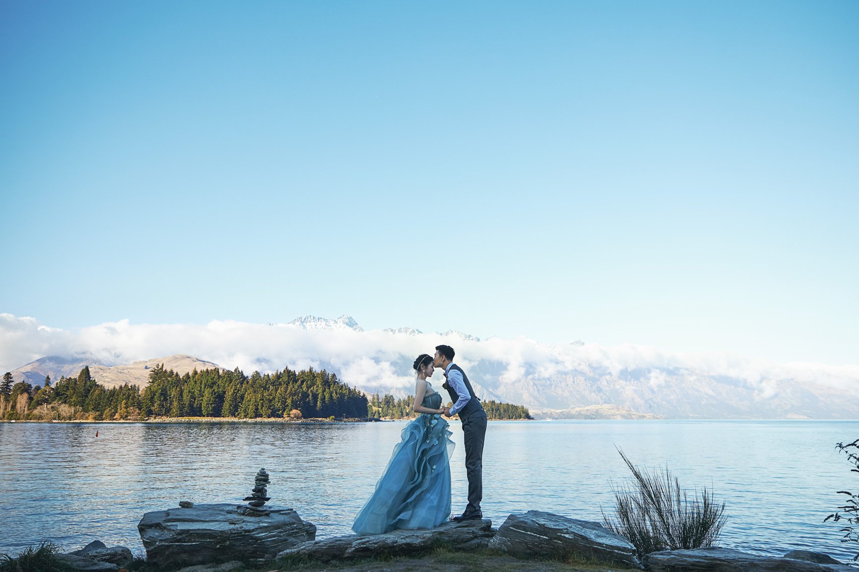 pre wedding elopement photographer Panda Bay Films queenstown cornet peak Bi.jpg