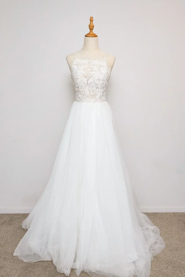 Wedding dress/gowns & suits hire Queenstown New Zealand