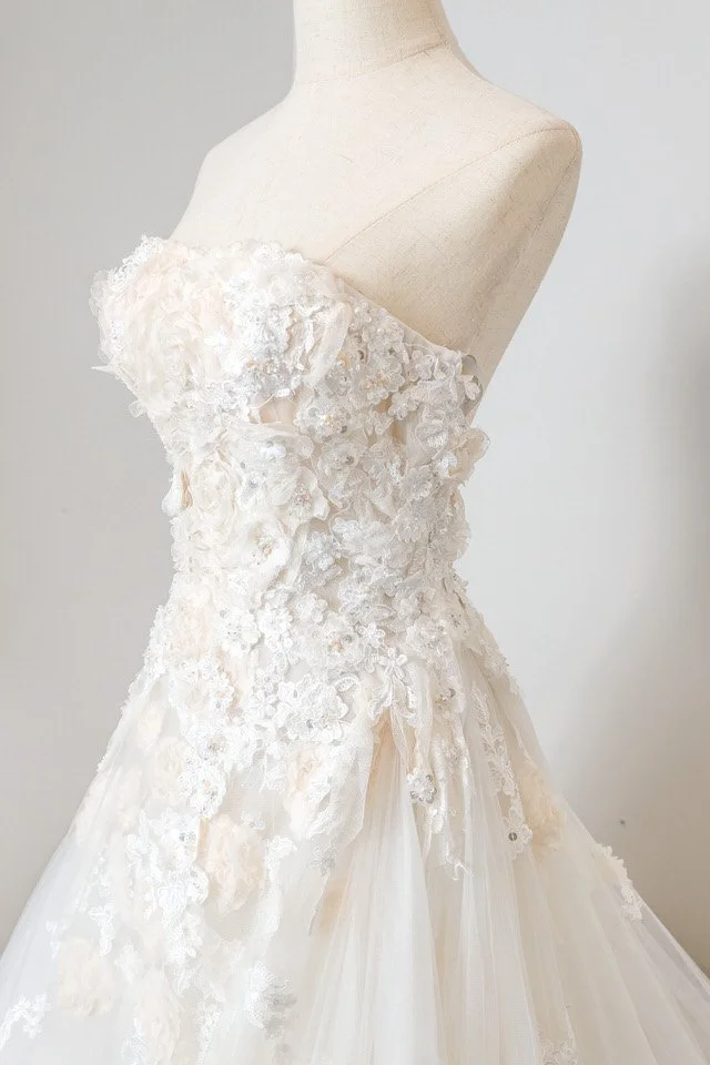 Luxury Wedding Dress/Gowns/Suits Hire Queenstown NZ