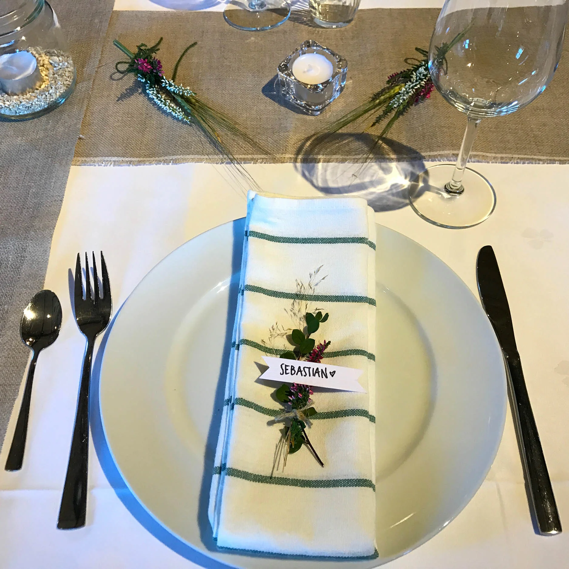 Geiteberg låve bryllup bord pynt 21.jpg