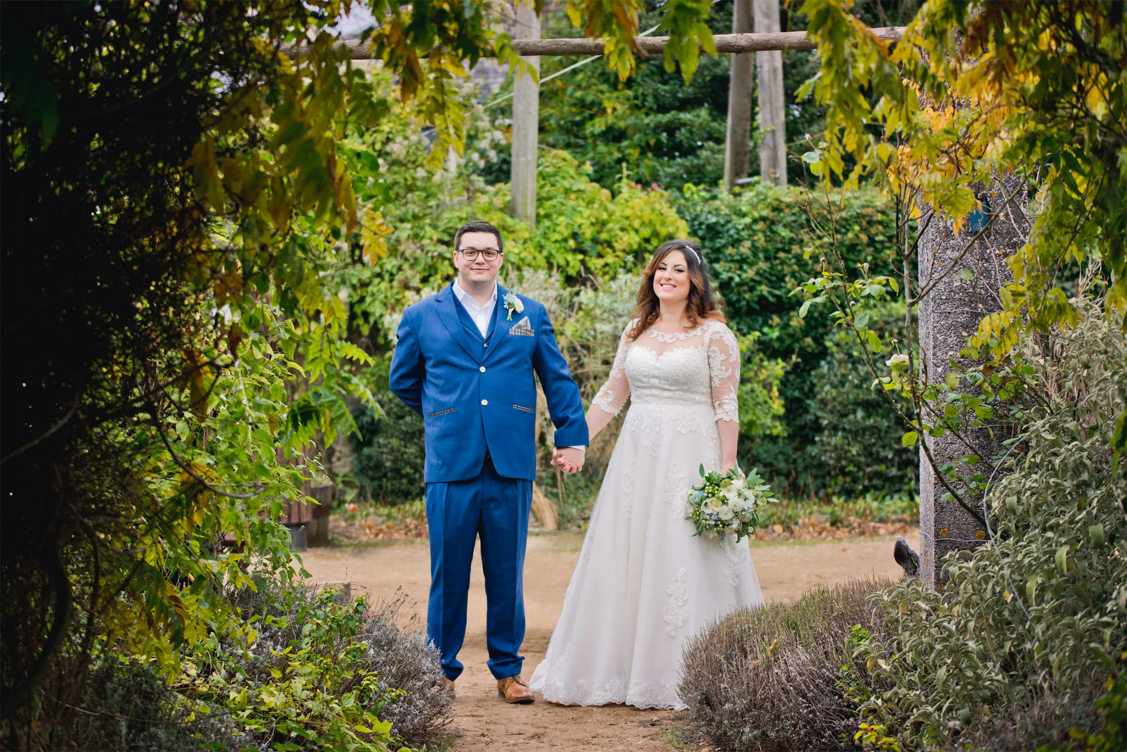 Happy couple wedding garden photo retouching