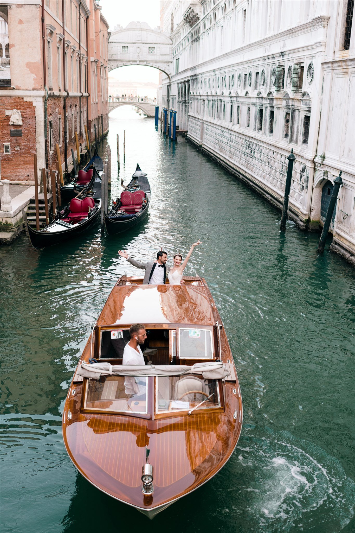 Venice wedding photographer water taxi-55.jpg