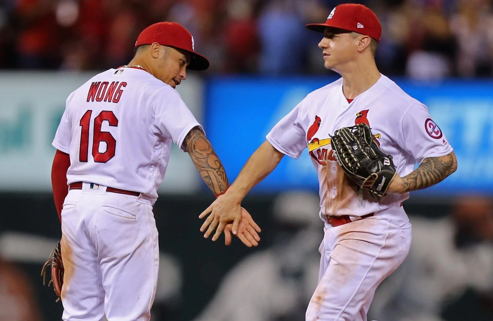 Cardinals' Wong, O'Neill win Fielding Bible awards