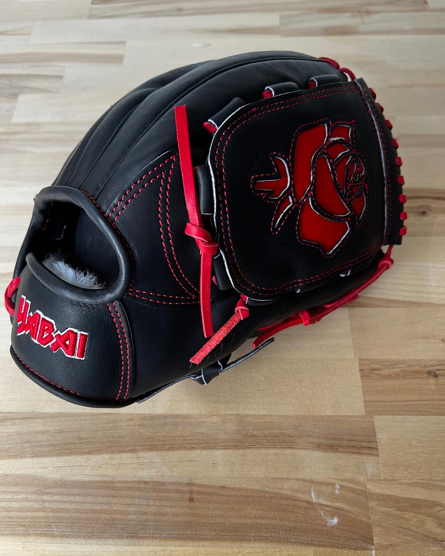 Custom gloves on their way to a new home #mlb #kbo #npb #baseball #gloves #glovecollector