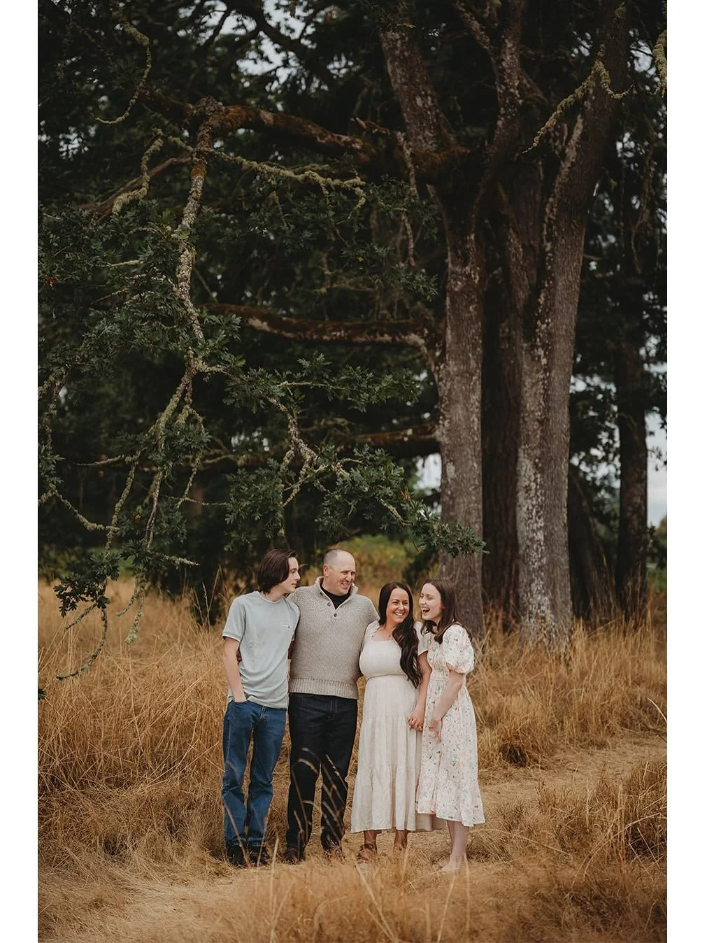 The Choate family ❤️ p.s. The last photo is for Pearl ✨

#pnw #pnwphotographer #pnwfamilyphotographer #washingtonfamilyphotographer #washingtonphotographer #explorewashington #explorethepnw #westcoast #mcchordphotographer #jblmphotographer #happy #sm