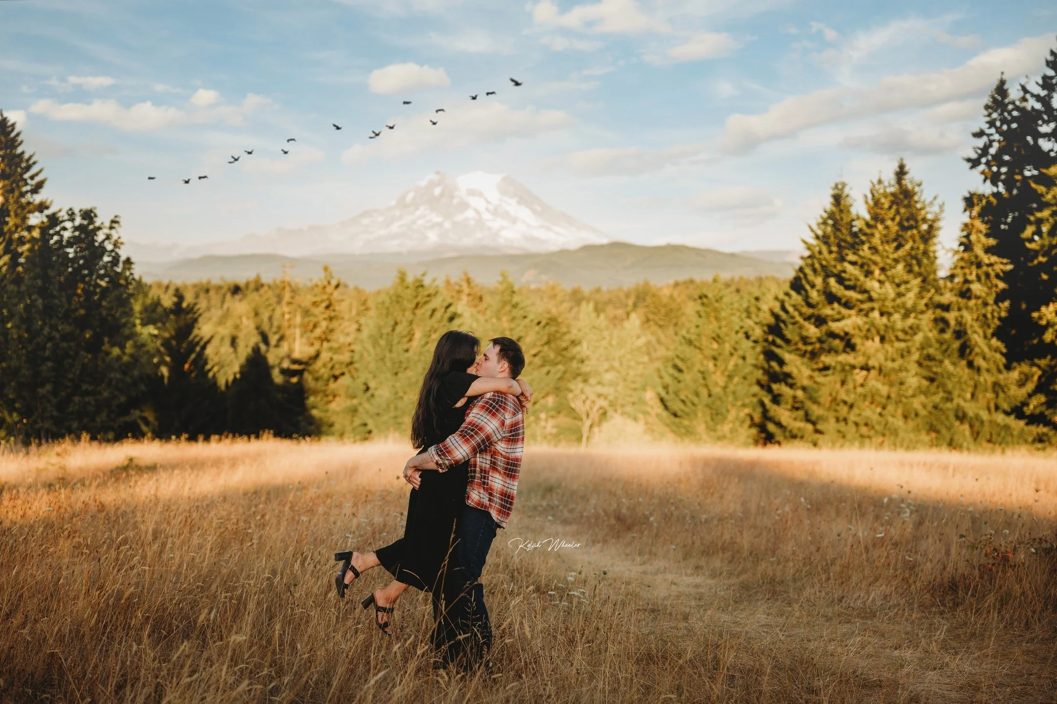 If you&rsquo;re leaving Washington, this is how you do it &mdash; mountain views and all the magic. ❤️

kylahwheelerphotography.com
.
.
.
#mountrainier #mountrainiercouple #themountainisout #couple #love #couplesphotographer #Washingtonphotographer #