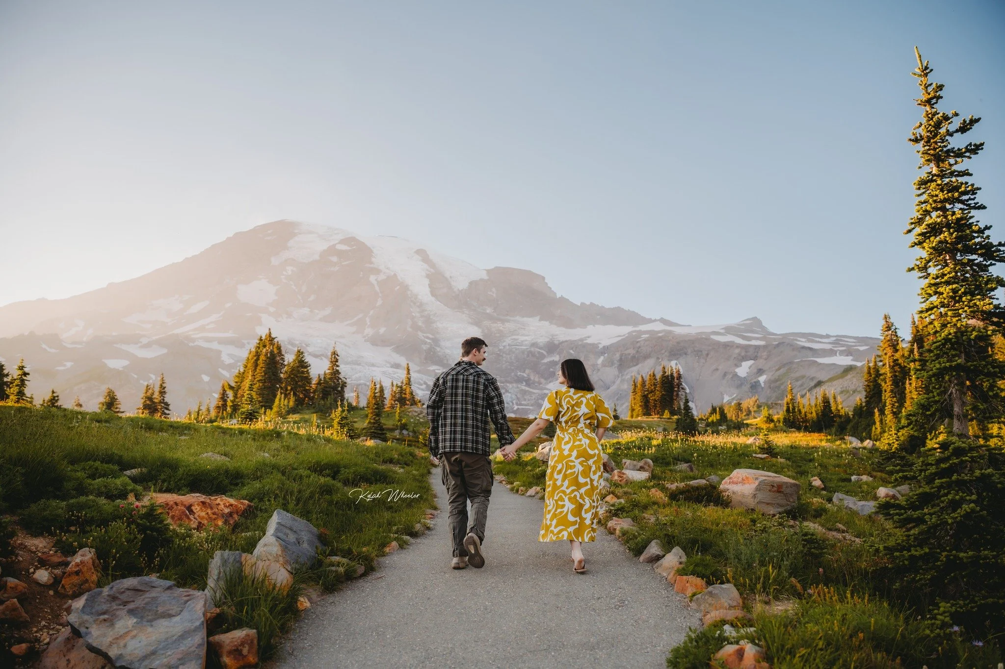 On an adventure of a lifetime! ✨💛

kylahwheelerphotography.com

#mountrainier #mountrainiernationalpark #sunchaser #Rainier #themountainisout #perfect #pictureperfect #family #maternity #adventure #adventuresession #explore #explorewashington #pnwli