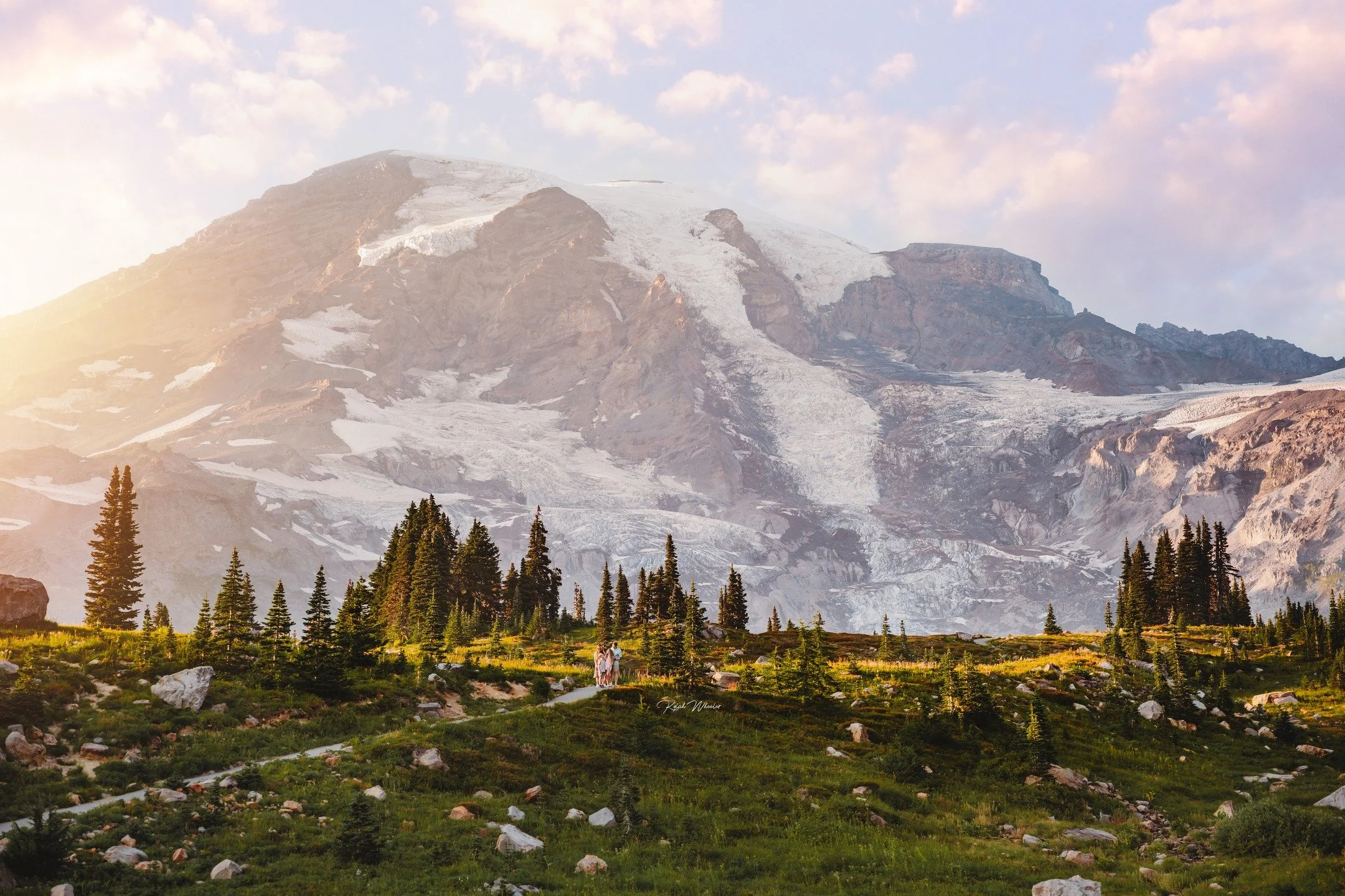 Had to show off ONE incredible photo from last night's adventure session!! Ahhhh!! Mount Rainier has my heart!! ⛰️💙

kylahwheelerphotography.com

#mountrainier #mountrainiernationalpark #sunchaser #Rainier #themountainisout #perfect #pictureperfect 