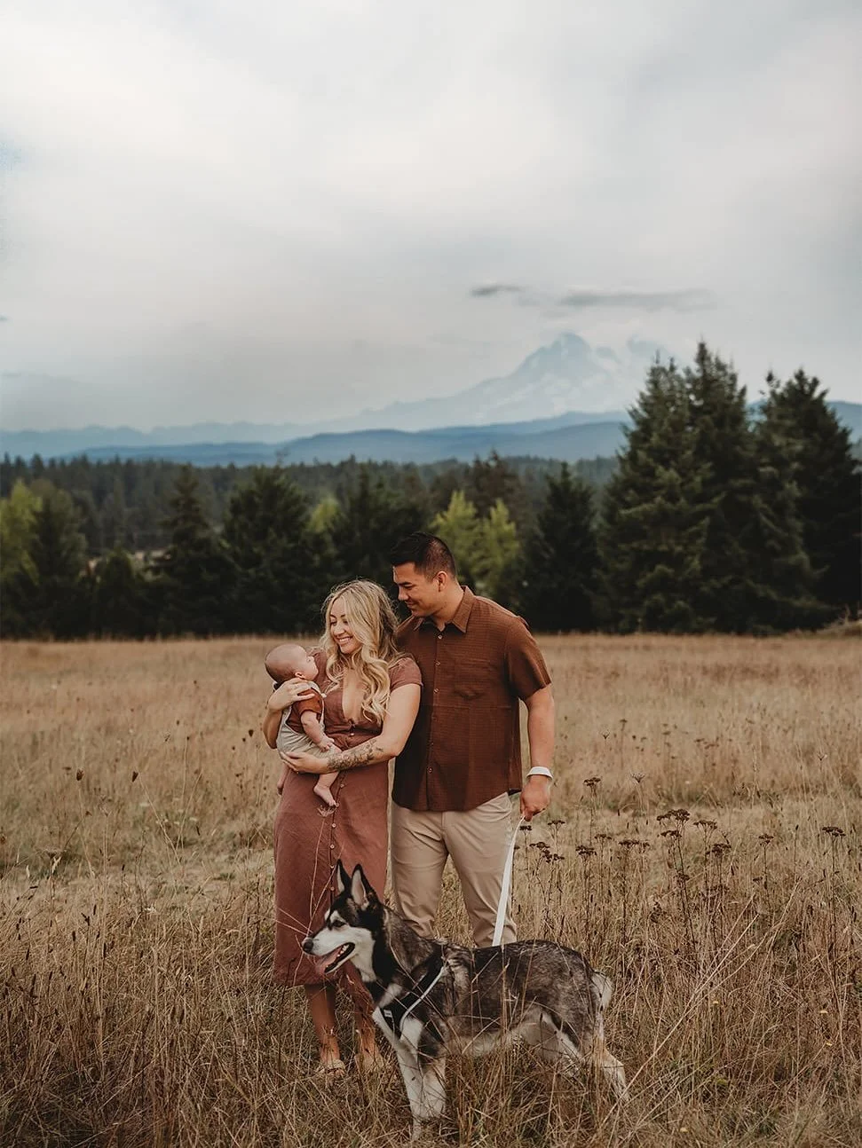 The ONeills ❤️

kylahwheelerphotography.com
.
.
.
#mountrainier #themountainisout #family #familyiseverything #familyphotographer #Washingtonphotographer #washingtonfamilyphotographer #pnwphotographer #tacomaphotographer #olympiaphotographer #puyallu