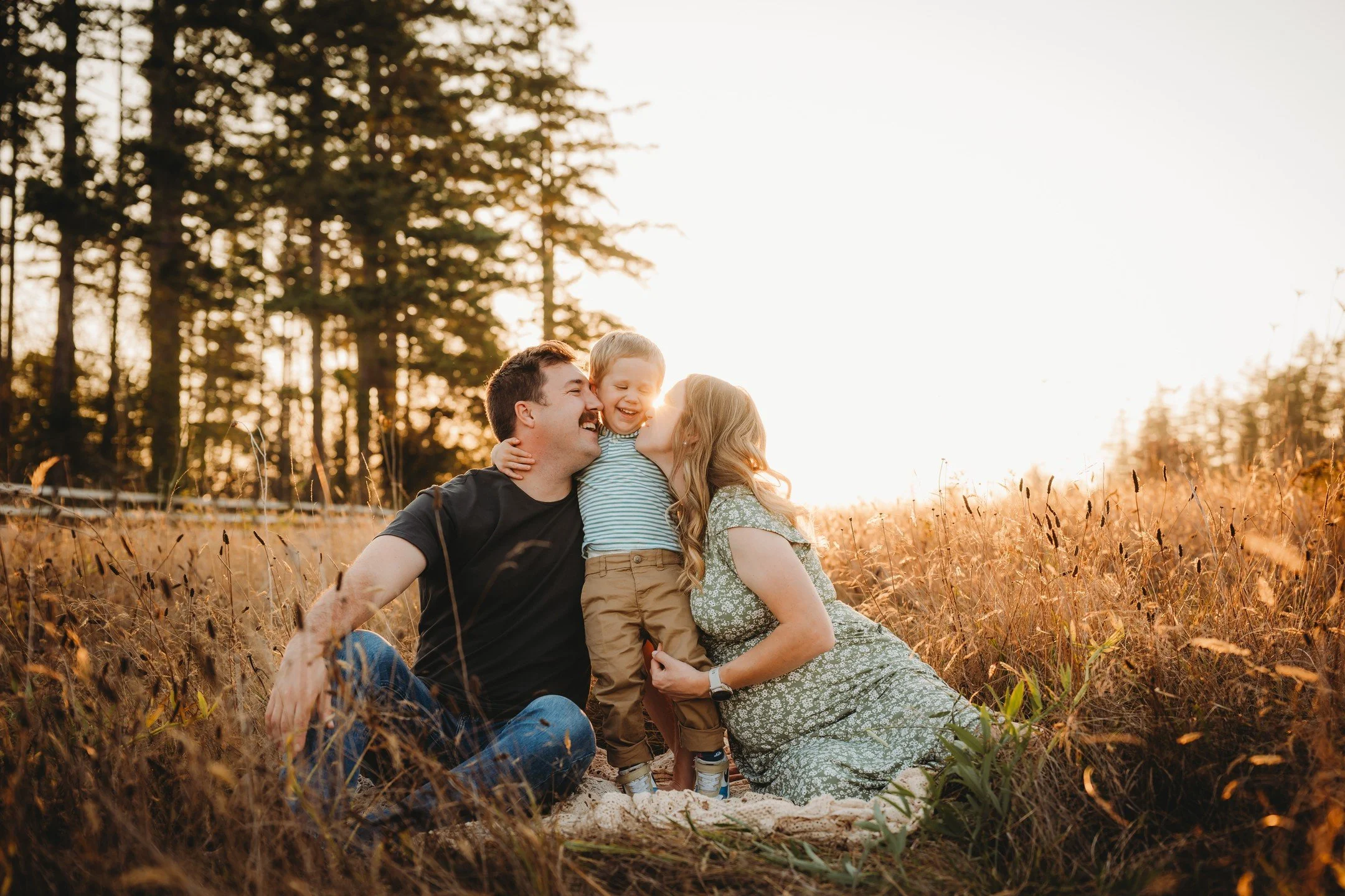 If you&rsquo;ve ever thought about booking a session but felt a little nervous&mdash;this is for you 🤍

You don&rsquo;t need to know how to pose.
You don&rsquo;t need perfectly behaved kids.
You don&rsquo;t need a &ldquo;picture perfect&rdquo; momen