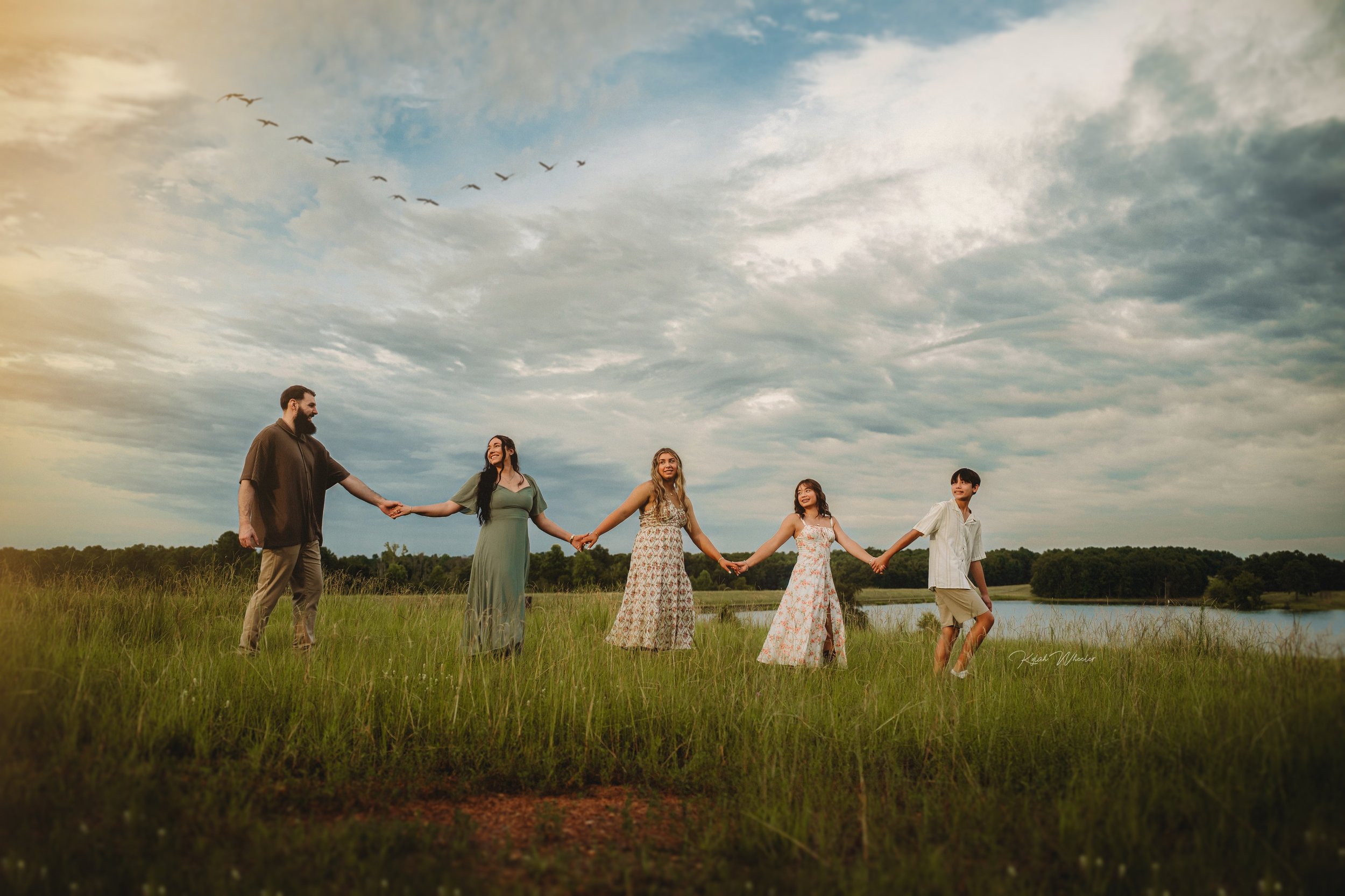 Who says you can&rsquo;t have an adventure in Middle Georgia?! 😍 This family, this location, this light&hellip; pure magic! I had to share just one before I inevitably overshare the rest later. ✨

I&rsquo;m back in New Jersey, working on my Georgia 