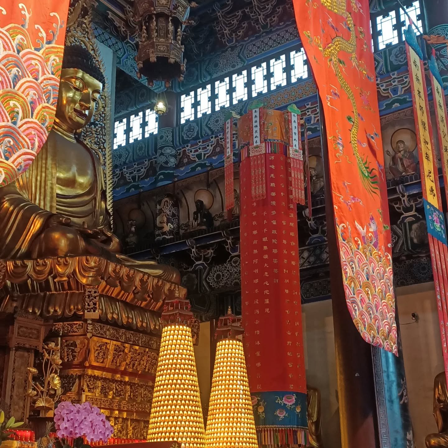 Zhenjiang Town, Jiangsu Provence ⏬ 

1. JinshanTemple ⛩️

3.Cinese botanical gardens 🌸

2.Xijindu Ancient Streets 🌇

3.Incredible lush green 🌳

4. Typical Guogai Noodle Soup 🍜